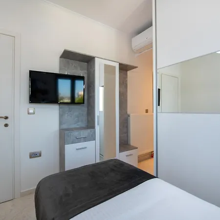 Casa Platanias Bridge Apartment Ptinotrofíon Exterior photo